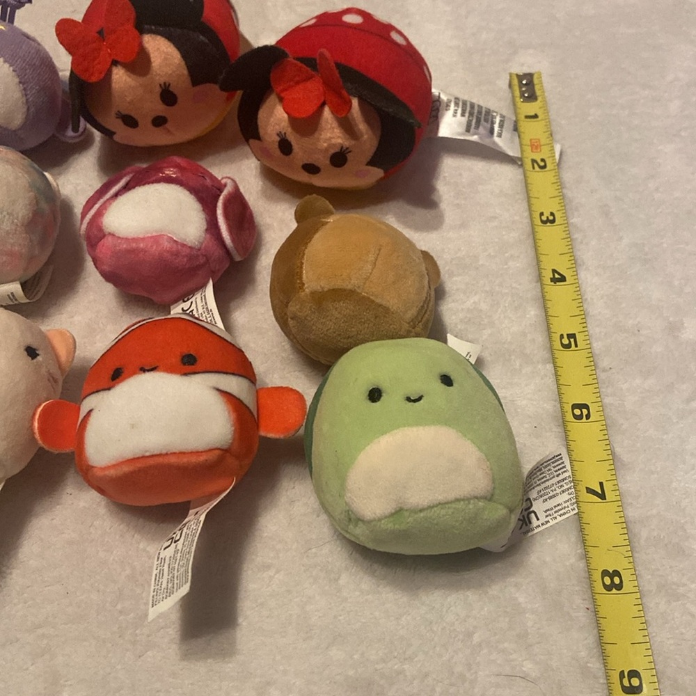 LOT OF 12 SQUISHVILLE SQUISHMALLOWS 1 Mini SQUISHMALLOW & 2 DISNEY TSUM TSUMS - Picture 7 of 10